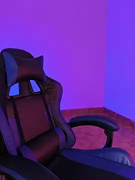 Derek Vow online show from February 6, 4:08 am