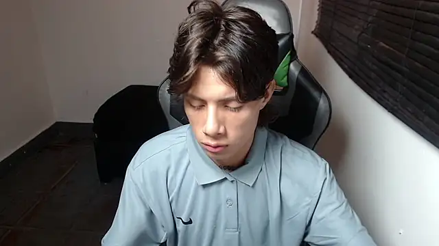 Snapshot of Didi_hard chatting on February 5, 3:02 am Didi hard online show from February 5, 3:02 am