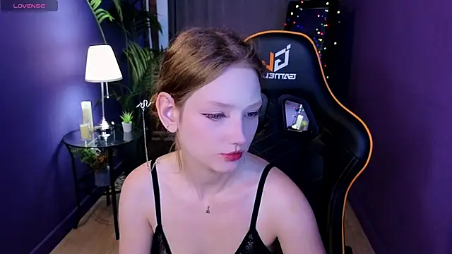 Snapshot of Your_lilith_ chatting on June 18, 6:01 am Your lilith online show from June 18, 6:01 am