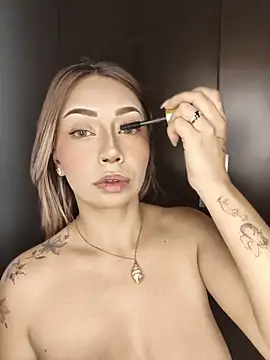 Snapshot of BellaDonna_16 chatting on June 14, 9:27 pm BellaDonna 16 online show from June 14, 9:27 pm