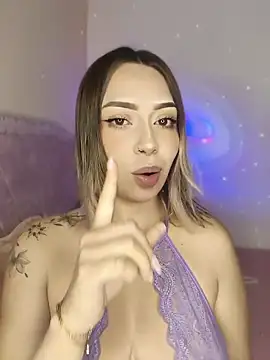 Snapshot of BellaDonna_16 chatting on June 16, 10:43 pm BellaDonna 16 online show from June 16, 10:43 pm