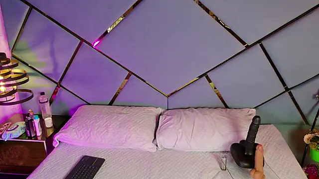 karol sm online show from March 10, 3:32 am