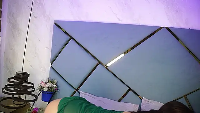 karol sm online show from April 10, 2:51 am