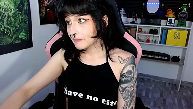 Snapshot of neena_nyx_ chatting on July 2, 1:06 am neena nyx online show from July 2, 1:06 am