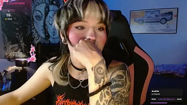 neena nyx  online show from February 6, 9:00 pm