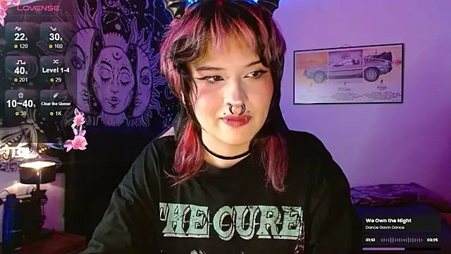 neena nyx  online show from February 26, 10:10 pm