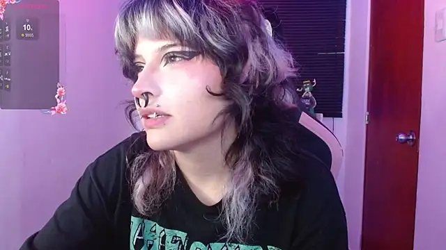 neena nyx  online show from April 14, 11:10 pm
