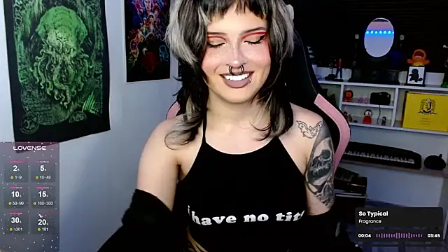 Snapshot of neena_nyx_ chatting on May 17, 3:06 am neena nyx online show from May 17, 3:06 am