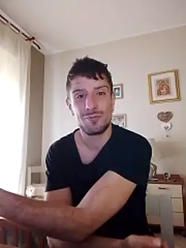 Snapshot of Mcsimotoro chatting on May 6, 5:17 pm Mcsimotoro online show from May 6, 5:17 pm