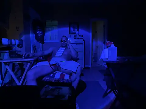 Snapshot of daddydonkey84 chatting on February 19, 5:59 am daddydonkey84 online show from February 19, 5:59 am