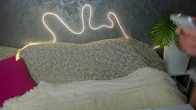 Dream Olivia online show from April 24, 2:24 am