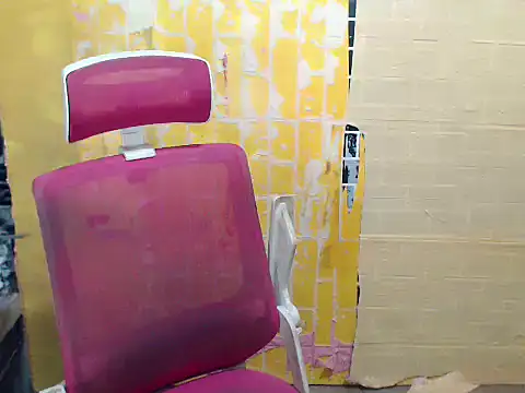 JuicyFoxCock online show from May 13, 12:34 pm
