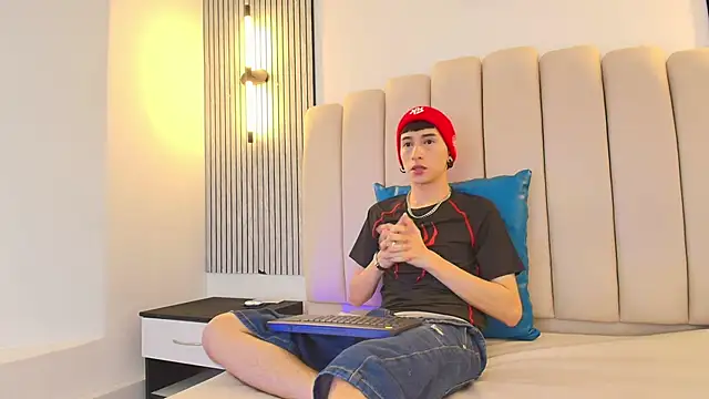 lian cameron online show from March 17, 3:53 am