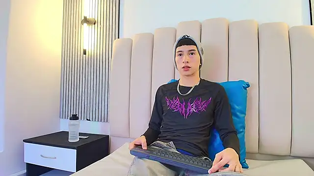 lian cameron online show from March 19, 3:50 am