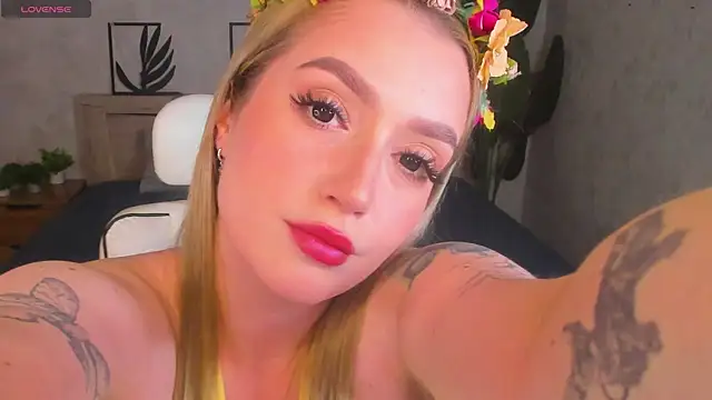 Viickie Nelsson online show from April 10, 9:49 am