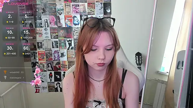 Snapshot of EmberVexen chatting on February 27, 6:24 am EmberVexen online show from February 27, 6:24 am