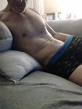 bigcocksimon26 online show from June 3, 11:20 pm