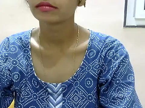 Snapshot of Kulsum_S chatting on May 18, 1:27 pm Kulsum S online show from May 18, 1:27 pm