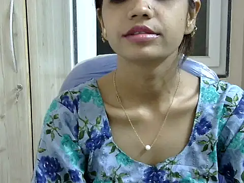 Snapshot of Kulsum_S chatting on March 27, 1:01 pm Kulsum S online show from March 27, 1:01 pm