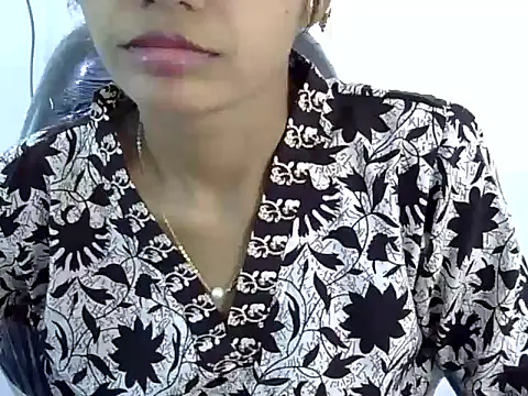 Snapshot of Kulsum_S chatting on March 12, 8:51 am Kulsum S online show from March 12, 8:51 am