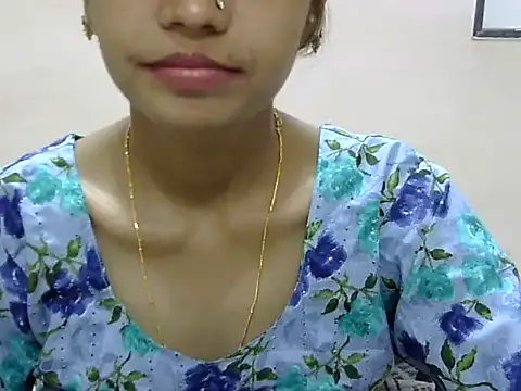 Snapshot of Kulsum_S chatting on May 5, 11:46 am Kulsum S online show from May 5, 11:46 am