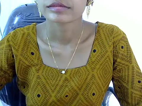 Snapshot of Kulsum_S chatting on March 19, 10:37 am Kulsum S online show from March 19, 10:37 am