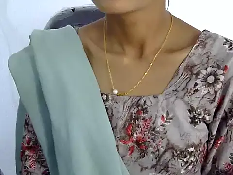 Snapshot of Kulsum_S chatting on March 3, 8:10 am Kulsum S online show from March 3, 8:10 am