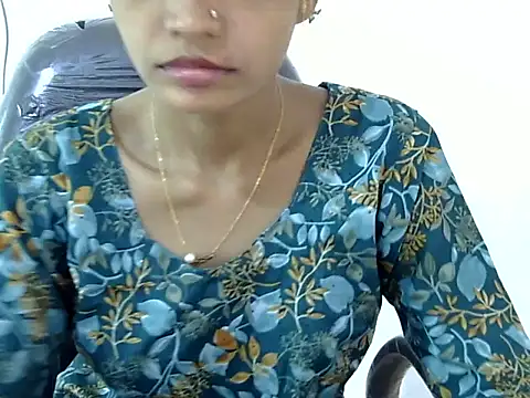 Snapshot of Kulsum_S chatting on March 16, 9:46 am Kulsum S online show from March 16, 9:46 am