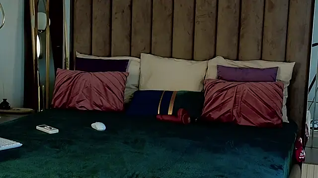 MavisReeve online show from April 13, 10:41 am