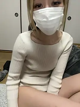 Snapshot of yui__yuichan chatting on February 17, 1:52 pm yui yuichan online show from February 17, 1:52 pm