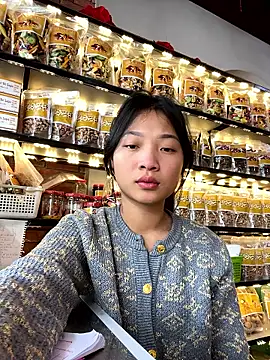 Lyn-be99 online show from April 2, 7:48 am