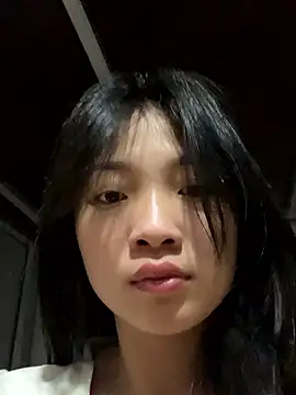 Lyn-be99 online show from April 6, 1:45 am