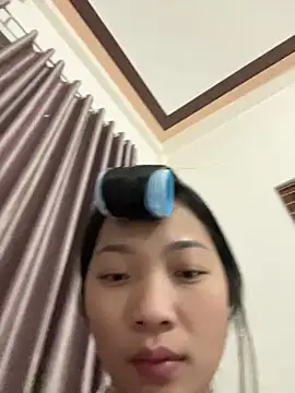 Lyn-be99 online show from February 3, 1:16 pm