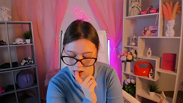 Snapshot of CelestineMauriac chatting on February 16, 3:32 pm CelestineMauriac online show from February 16, 3:32 pm