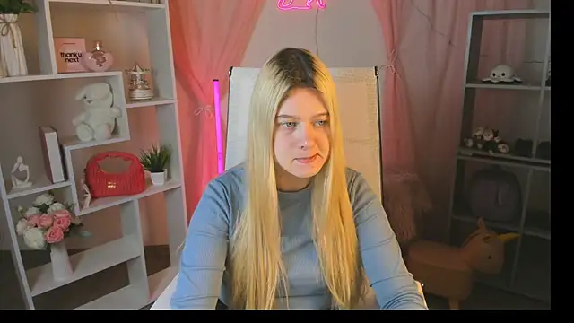 CelestineMauriac online show from April 13, 3:27 pm