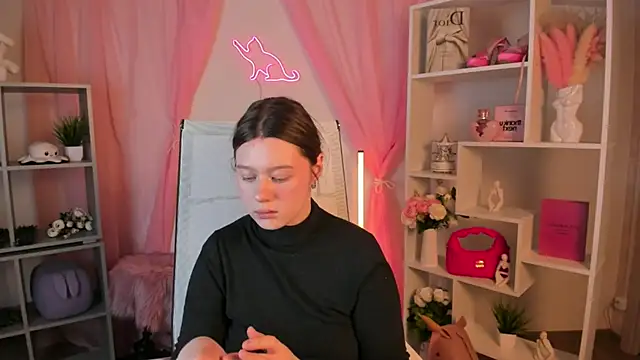 Snapshot of CelestineMauriac chatting on February 9, 5:33 pm CelestineMauriac online show from February 9, 5:33 pm