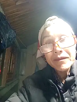 Snapshot of yoyosexy11 chatting on February 25, 1:11 pm yoyosexy11 online show from February 25, 1:11 pm