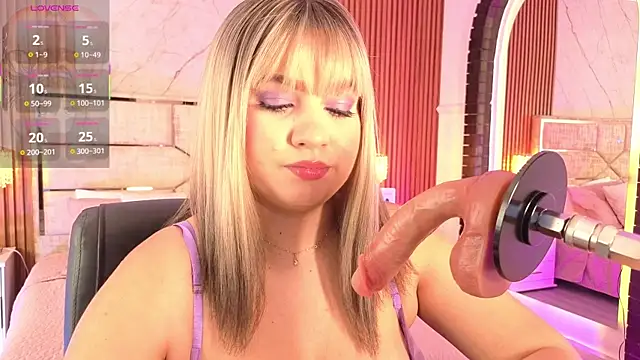 Snapshot of Liiahfontaine chatting on June 23, 12:03 pm Liiahfontaine online show from June 23, 12:03 pm