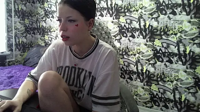 Marble Kitten online show from February 4, 1:17 pm