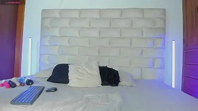 HollyGrey  online show from February 26, 11:32 am