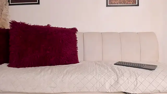 Naomi bennet online show from March 5, 10:23 am