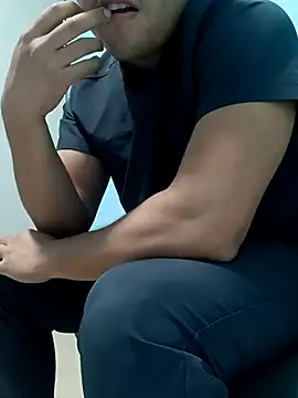 Snapshot of Ryzca chatting on February 15, 1:21 pm Ryzca online show from February 15, 1:21 pm