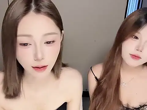 Snapshot of yu-33 chatting on April 9, 9:48 am yu-33 online show from April 9, 9:48 am