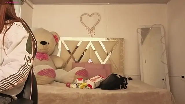 SABRIINA TAY online show from April 4, 11:39 am