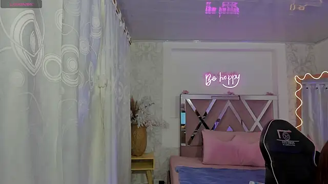 SABRIINA TAY online show from April 13, 11:47 am