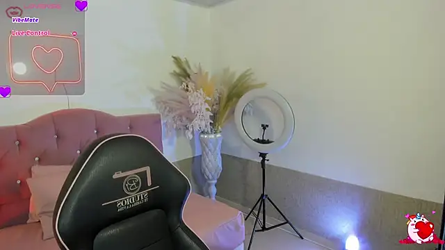 SABRIINA TAY online show from February 5, 11:50 am