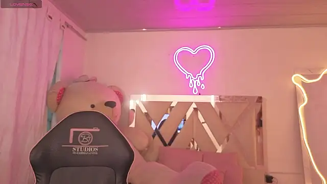 SABRIINA TAY online show from March 20, 11:33 am