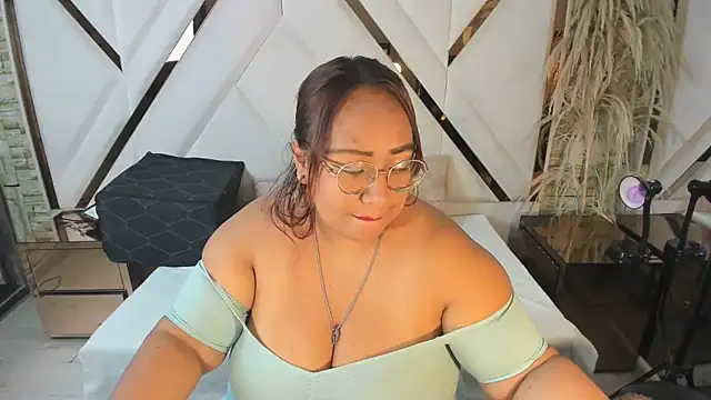 Shara Oz online show from April 2, 3:13 am