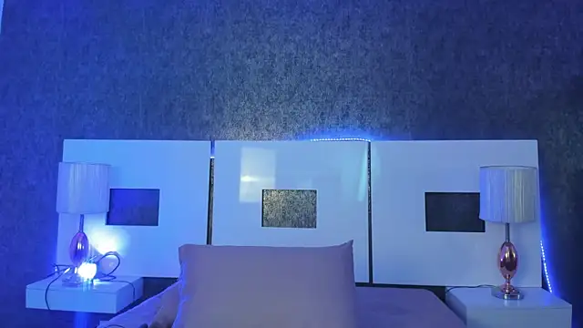 Snapshot of LilianFerrara chatting on February 12, 8:19 pm LilianFerrara online show from February 12, 8:19 pm