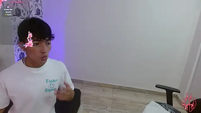 Snapshot of osamu_tay chatting on February 9, 11:52 am osamu tay online show from February 9, 11:52 am